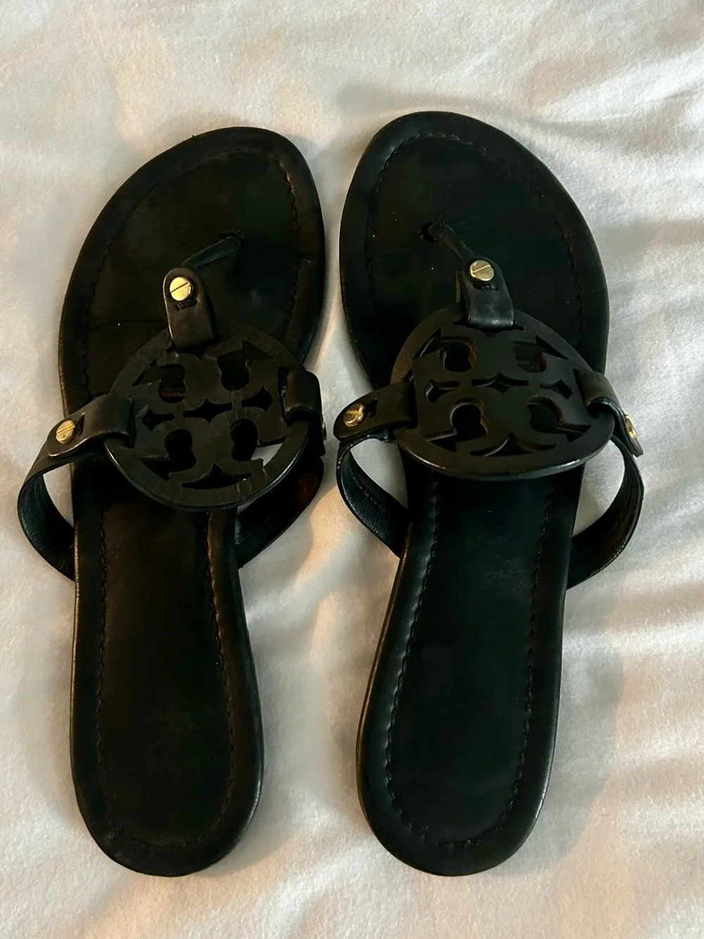 Authentic Tory Burch women's black leather thong sandal size 8